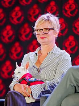 Martha Plimpton